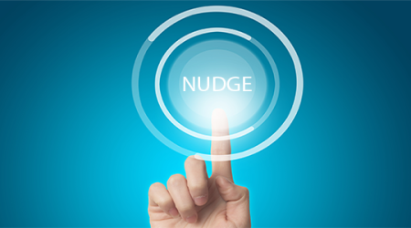 Immagine decorativa: Può un piccolo "nudge" comportamentale, ovvero una spinta leggera, ridurre la prescrizione di antibiotici non necessari?